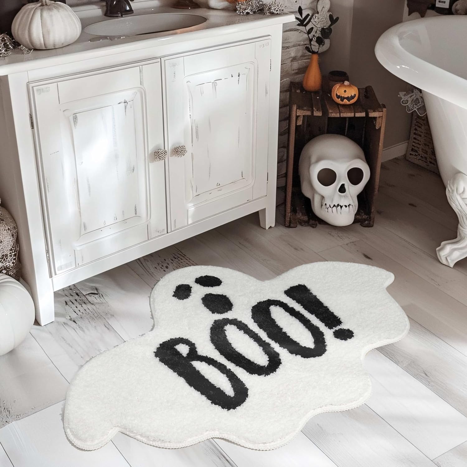 Halloween Bathroom Rugs Spooky Ghost Bath Mat Non-Slip for Gothic Bathroom Decor Goth Funny Rug for Shower Microfiber Washable Absorbent,Black 20”x32”